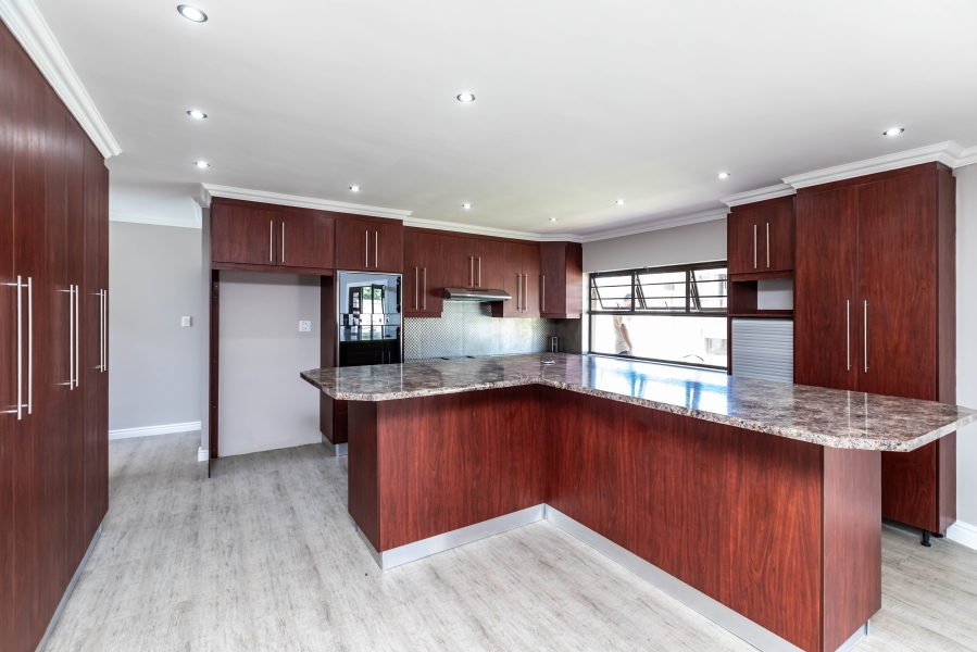 6 Bedroom Property for Sale in Dorchester Heights Eastern Cape